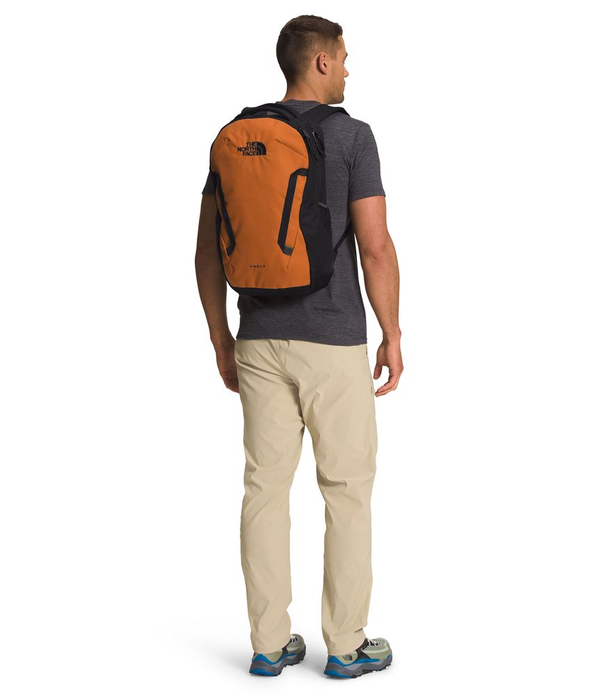 Morral-Vault-26.5-Litros-Cafe-The-North-Face