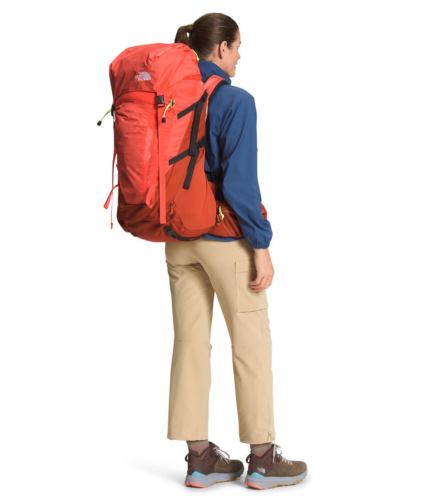 Morral-Montañismo-Terra-Naranja-Mujer-The-North-Face